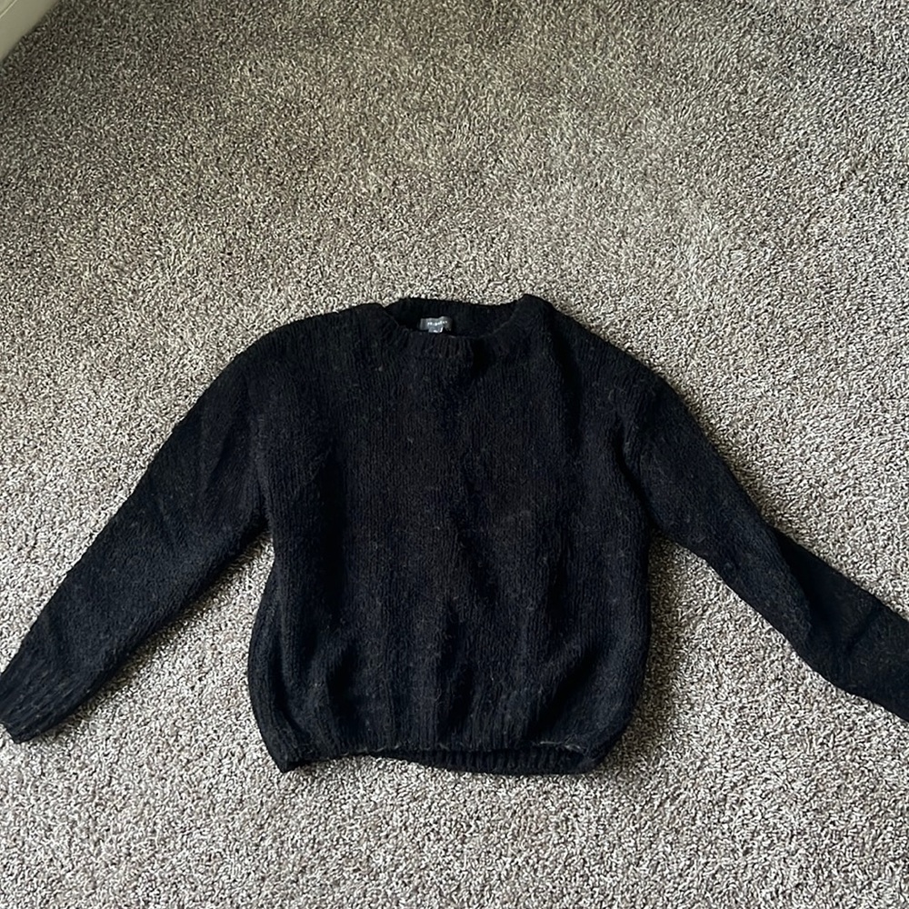 Black crew neck sweater